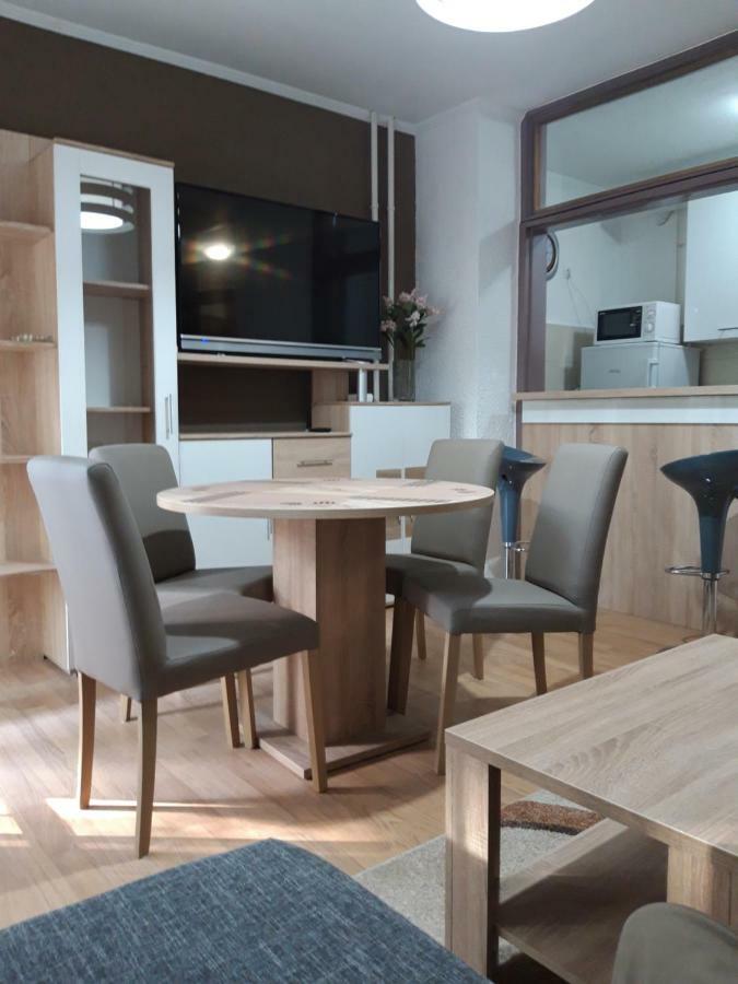 Apartman Centros Osijek Zewnętrze zdjęcie